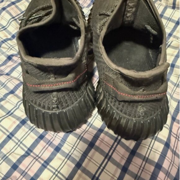 Size 9.5 - adidas Yeezy Boost 350 V2 Low Black Non-Reflective - Picture 10 of 12